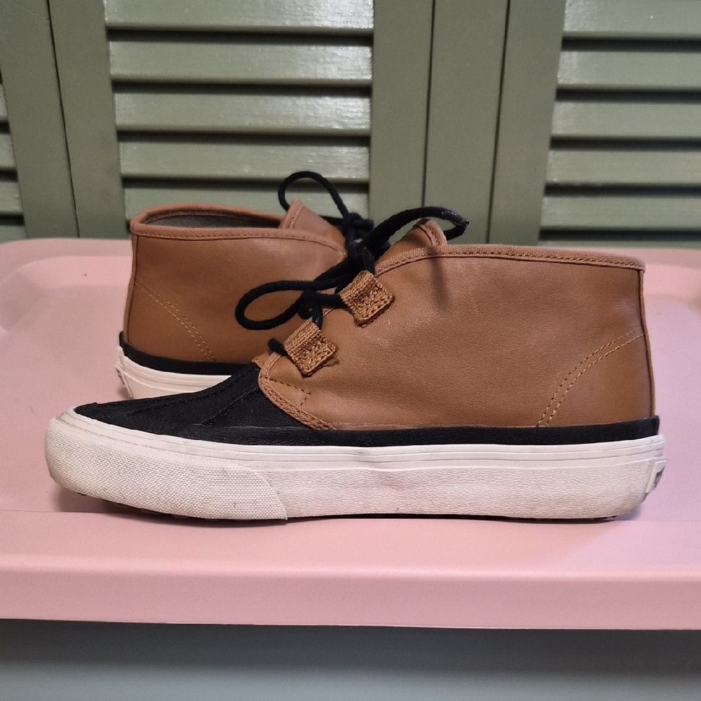Vans Two-Tone Brown and Black Sneakers - Picture 7 of 10